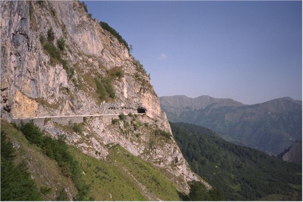 Aubisque.jpg (50120 bytes)