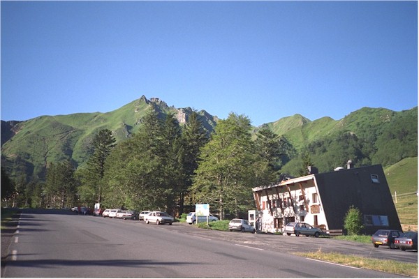 le_Mont_Dore_Hostel.jpg (67526 bytes)